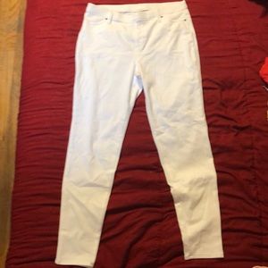 White pho denim jeans.